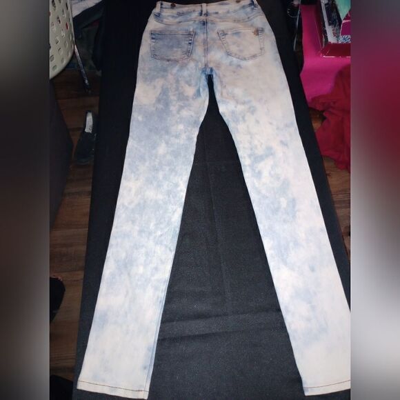 VIP Jeans; light blue; skinny; size 7/8 - Picture 4 of 6